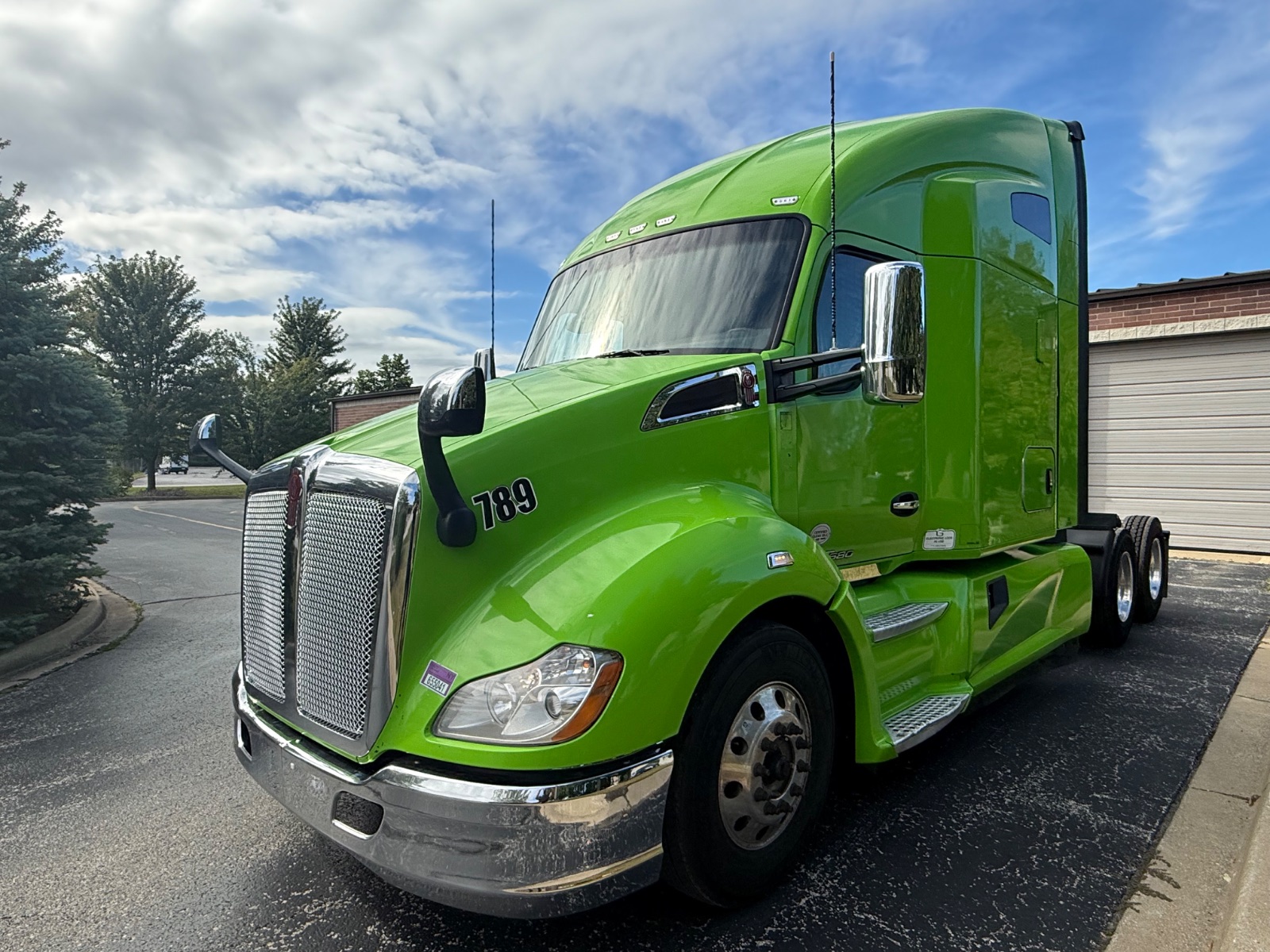 2021 Kenworth T680 photo 2