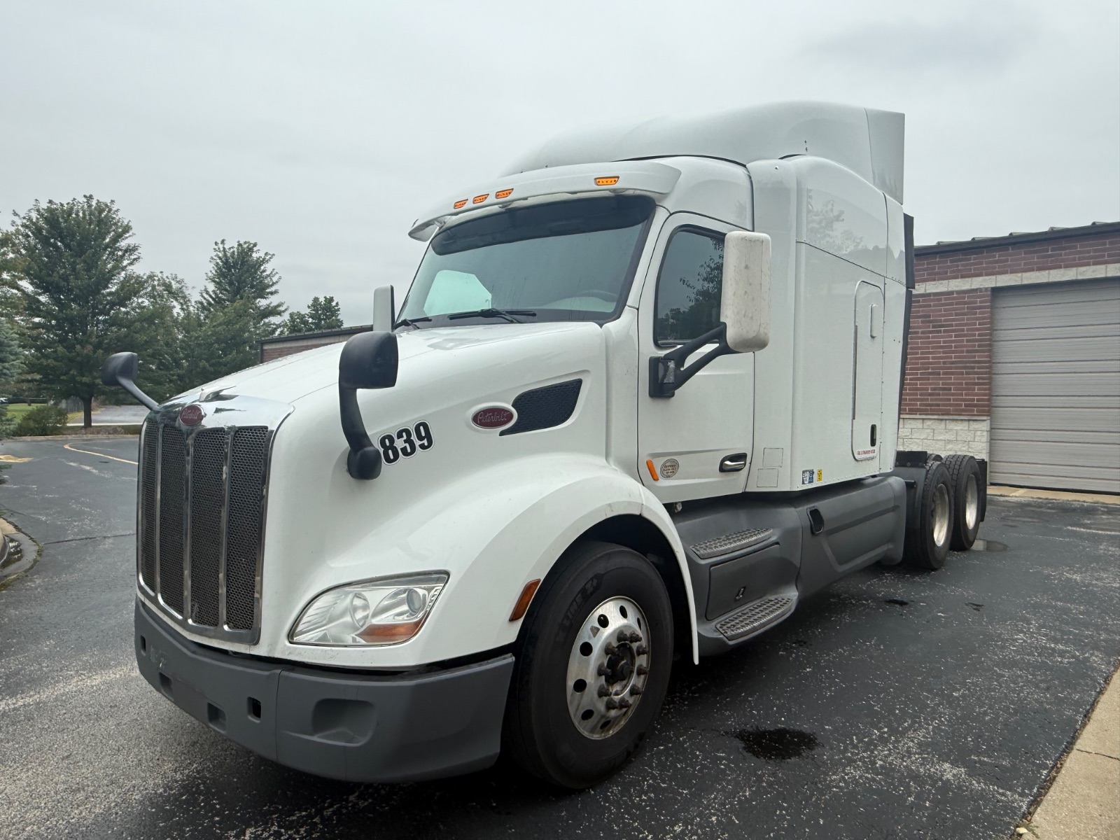 2018 Peterbilt 579 photo 2