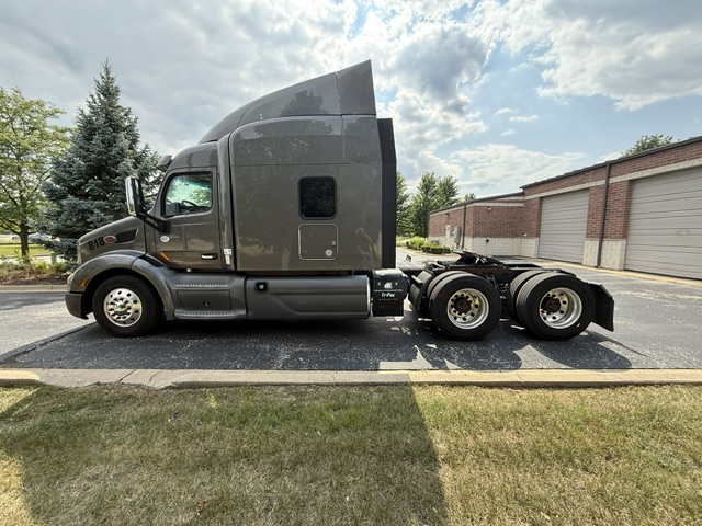 2019 Kenworth 579 photo 3