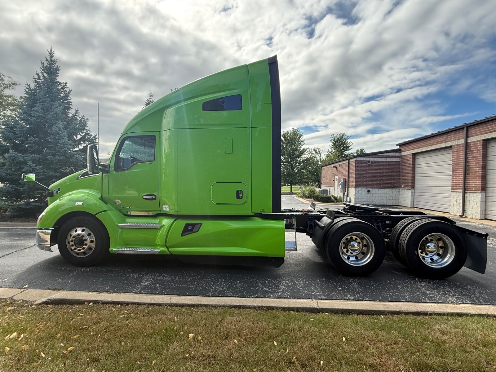 2021 Kenworth T680 photo 3